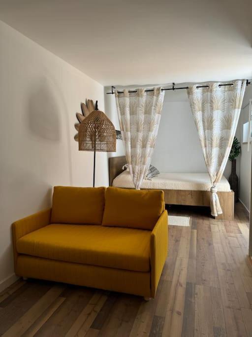 Petite Maison De Plage Apartment กอสตา ดา กาปาริกา ภายนอก รูปภาพ