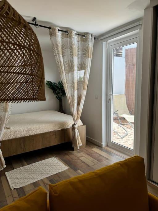 Petite Maison De Plage Apartment กอสตา ดา กาปาริกา ภายนอก รูปภาพ